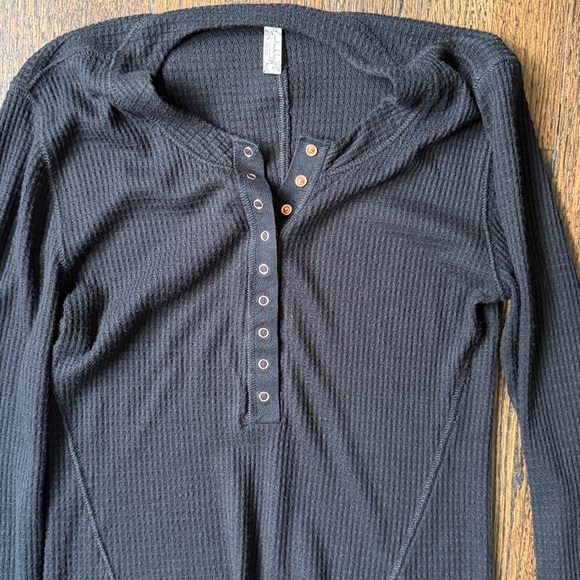 Free people thin waffle top. - Picture 2 of 2